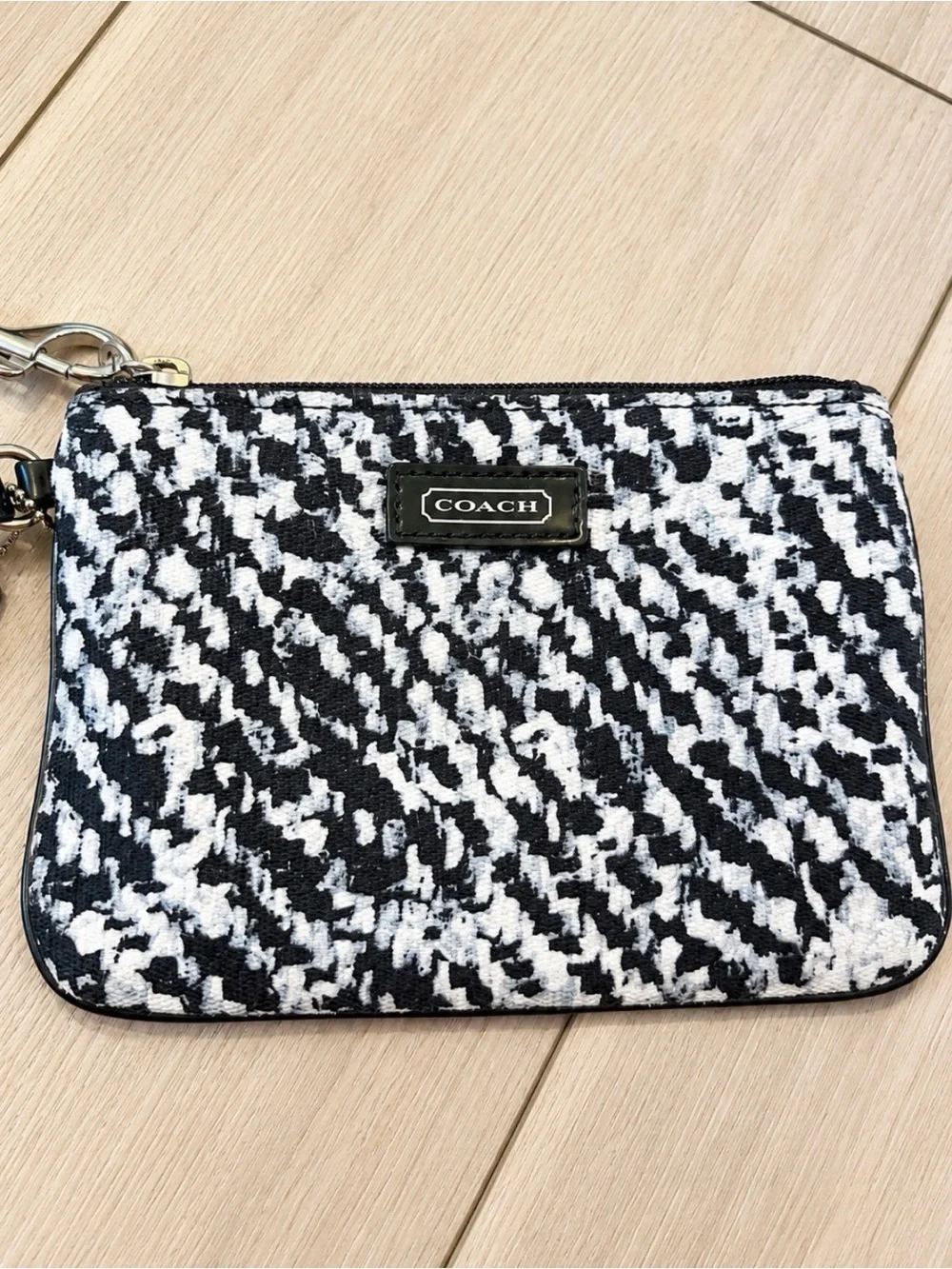 Coach Donegal Black White Wristlet Wallet